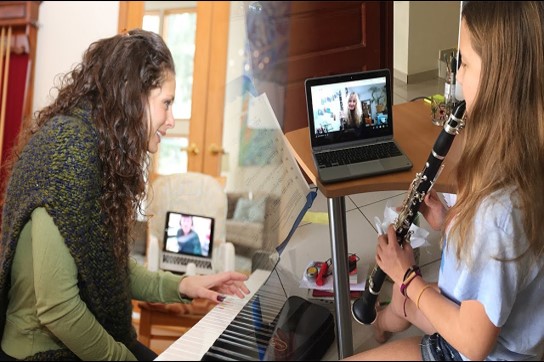 Taking Music Lessons Online: Pros, Cons, and Tips for Virtual Learning